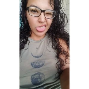 Meet your Posher, Iza